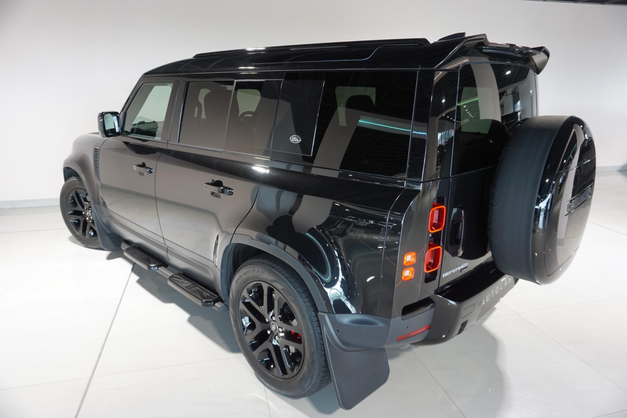 Land Rover Defender 110 3.0 D300 MHEV HSE SUV 5dr Diesel Auto 4WD Euro 6 (s/s) (300 ps)